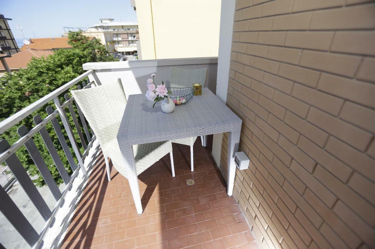 Appartamenti Feel Good Rimini Zewnętrze zdjęcie